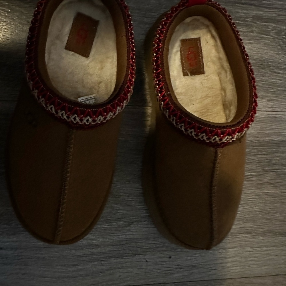 UGG Kids Tan Loafers with Red Accent